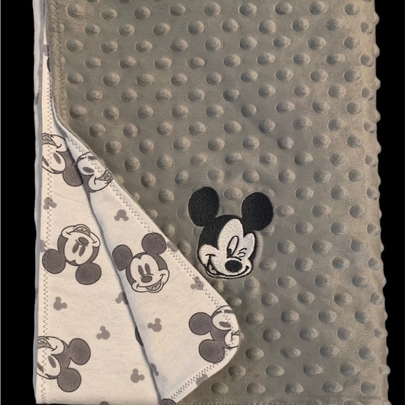 🏰🖤🤍🖤🤍ADORABLE BRAND NEW Mickey Baby Blanket - Picture 4 of 4